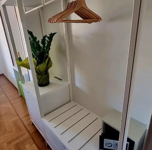 Casa de hóspedes Romerooms Condotti 4*