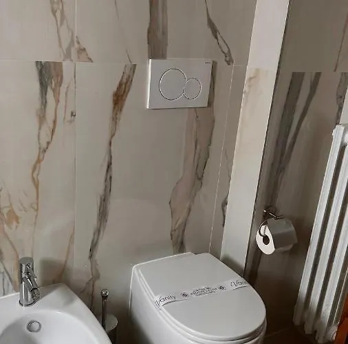Casa de hóspedes Romerooms Condotti 4*